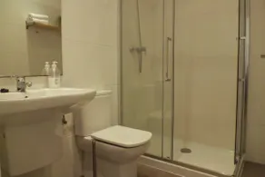 Apartamentos de María Teresa, Penthouse with queen bed. - Image 4