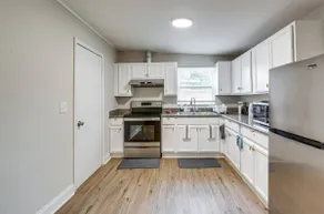 Westwood Cottage- 3 BDRM, Perfect for Family Fun! - Image 5