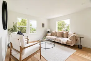 Contemporary Camas Retreat - Image 5