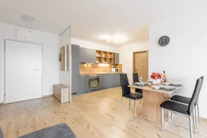Sunny Haven: Modern 2BR,Garage, WiFi,Stream - Image 3