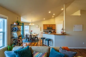 Spacious 4BR Home | Near Hospital & Snake River - Image 4