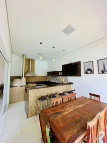 House in Itu • Gated Community • Pool • 4 Suites - Image 3