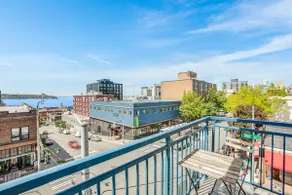 Seattle’s Downtown Gem- w/View, Parking & Pool - Image 4