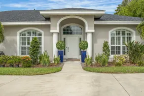 Winter Haven Waterfront Retreat - Image 2