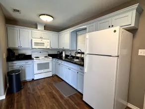 Pink Door Cottage - Image 3