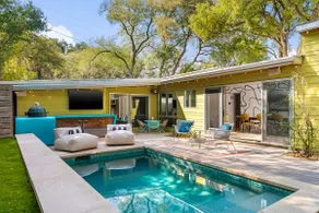 MidMod Bungalow 5BR Heated Pool - Image 5