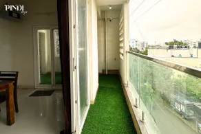 House: Lawn/ Theatre/ Private - Image 3
