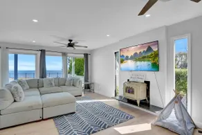 Home w/Amazing Views - Image 2