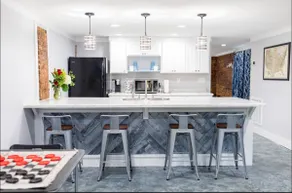 Retreat on Madison Street - Image 4