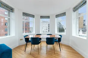 1750 sq ft Marble Arch flat with playroom - Image 2