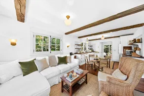 Lewes Carriage House /Salt Water Pool/Spa Hot Tub - Image 3