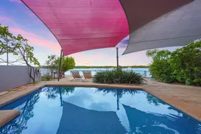 Opulent Ocean View Townhouse - Image 2