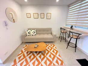 Studio apartment in an exclusive area with a pool - Image 3