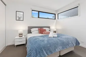 7 Falls House - Image 3