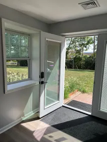 One bedroom suite & bar, mins from PSU and stadium - Image 3