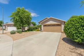 3BR Pool Oasis Near Surprise Stadium - Image 4