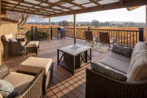 Stunning Vineyard Views - Image 4