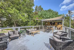 Authentic Austin Pad with Roof top Deck Bar - Image 3