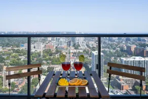 High Rise 2BR near Dundas Eaton Centre Dt Toronto - Image 2