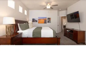 Spacious 5 bedroom house with pool access! - Image 3