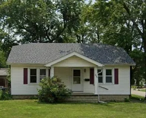 3BR w/ Fenced Yard | Pets Welcome | Near Millikin - Image 2