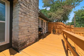 Cozy & Quiet Home Near Downtown and Airport - Image 3