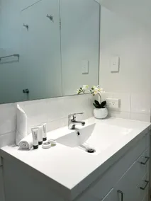 Superior Queen Studio at Amaroo - Image 5