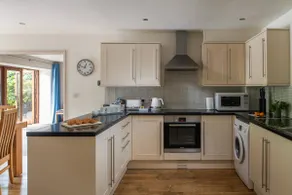 Stylish Dorset Barn Retreat – 3 bed, Sleeps 6 + EV - Image 5