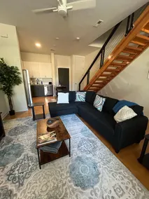 Spacious Townhouse in the Heart of Uptown - Image 3