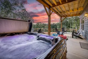 Modern | Hot Tub | Views | PETS | Mins to Winery! - Image 3