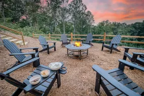 Modern | Hot Tub | Views | PETS | Mins to Winery! - Image 2