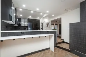 Modern Renovated Private Oasis for Executives - Image 4