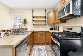 Downtown West Jefferson Blvd Gem Unit 2 - Image 3