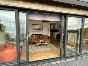 Beautiful, modern chalet with stunning sea views - Image 3