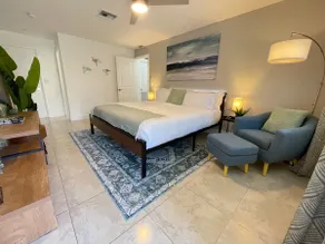 NEW! Spacious Gulfstream park w KING suite - Image 5