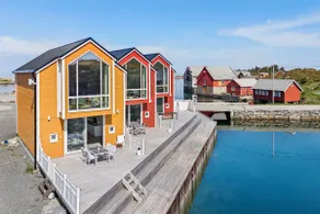 Idyllic Fisherman's Cabin by the Sea - Image 2