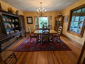 Charming Farmhouse - Sleeps 8 - Image 4