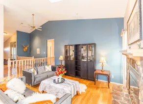 *Entire Vacation House*Next to WEM/ Sleep 10 - Image 5