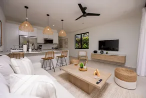 Beautiful 2 Bed Home in Holetown Near The Beach - Image 2