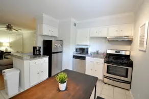Soak Up the City from a Chic SoLa Retreat - Image 3