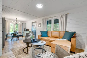 Tuck's Wooded Cabin, Hot Tub, Fire Pit Evenings - Image 2