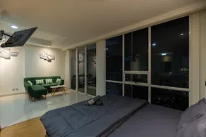 Spacious 1BR Apartment Near Beach & Theme Park - Image 2