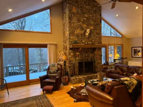 Tranquil 4BR/Sleeps 10/ Game Rm/Fire pit/4seasons - Image 5