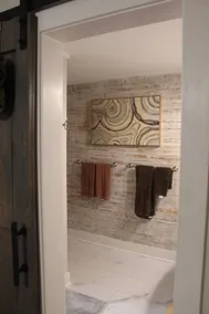 Home in Downtown Enterprise - Image 4