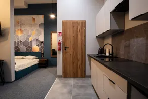 East 76 - three-person studio - Image 2