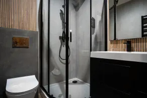 East 76 - three-person studio - Image 4