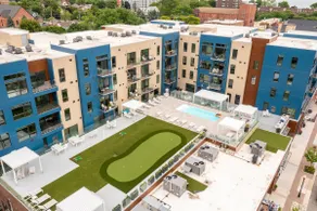Loft, Open Concept, Balcony 2 Bed, Pool Gym, Wifi - Image 3