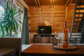 Nyaktekercs Wood Cabin - Hot Tub - Image 2