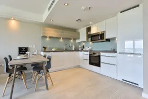 Stunning Ocean Views • Eagle Beach • Top Reviews! - Image 2