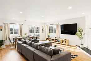 Spacious Pool House Retreat- Game Room - Sleeps 20 - Image 3